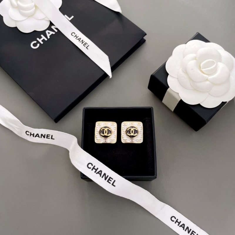 Ba*len*cia*ga earrings